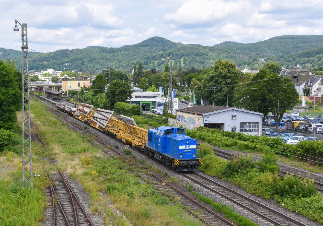 NL Rail on Train Siding: Press 204 012 komt met nieuwe spoorinfra langs station Bad Honnef gereden onderweg richting Koblenz.