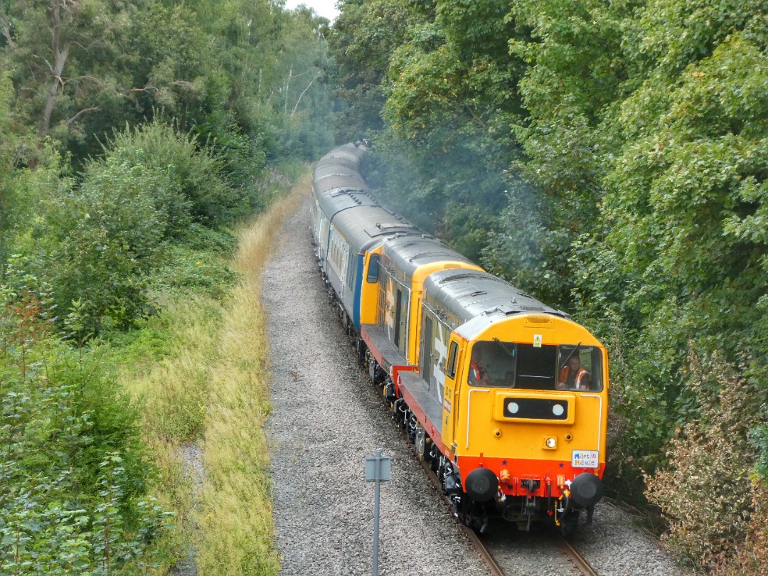 The Jamster on Train Siding: Locomotive Services 20132 and 20118 pass Shay Lane near Monk Bretton working 1Z20 1407 Doncaster Belmont Yard to Sudforth Lane
Martin...