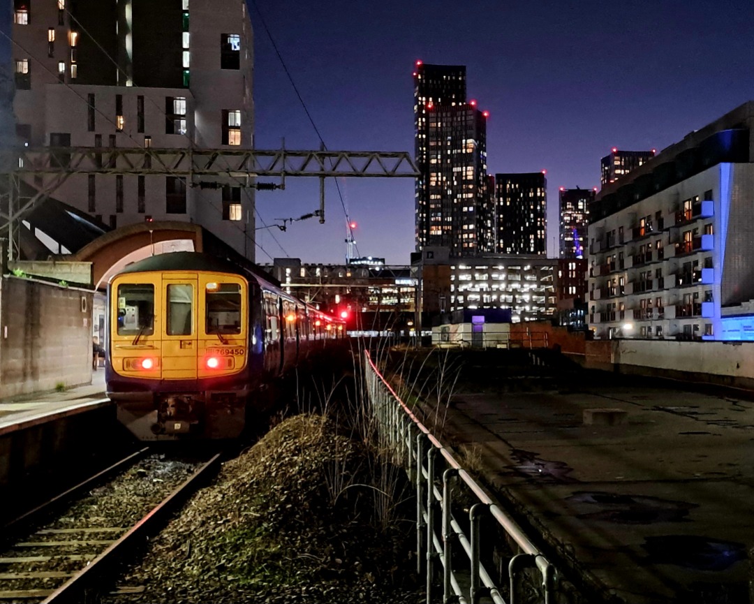 Guard_Amos on Train Siding: Todays night time helping comes from Manchester Oxford Road and Southport (11th November 2024)