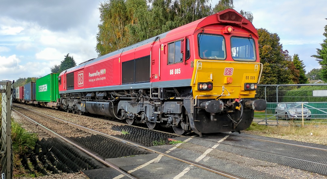 kieran harrod on Train Siding: RHTT leaf clearing train season begins around Doncaster with the first run of the 2024 trips begging with DB class 66s (66205 +
66066)...