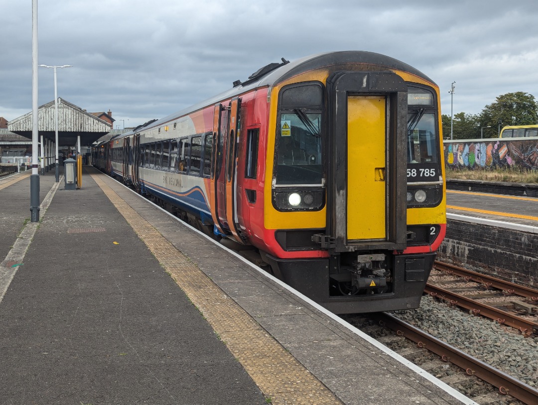 ENC Trainspotting on Train Siding: 158785 stands at Skegness, about to work the 15:12 to Nottingham (2O20) with 158773 on the rear.