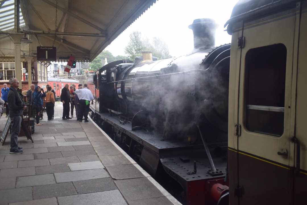 Hardley Distant on Train Siding: HERITAGE: On Sunday 1st September I paid an off duty visit to the Llangollen Railway for a trip up to Carrog for a pint in the
Grouse...