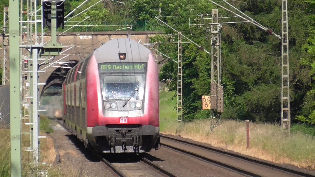 ZW•AVV on Train Siding: Yesterday I was able to take photos of the 111 118 on the RE9 in Eilendorf. Normally these run with a Baureihe 146. One of them is
currently...