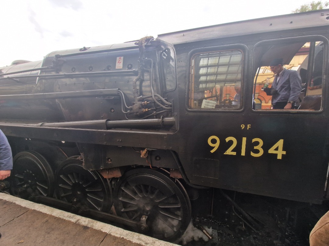 Nathaniel on Train Siding: some pictures of '92134' 9f at the East Lancashire Railway on Sunday 13th October 2024 and on the footplate too.