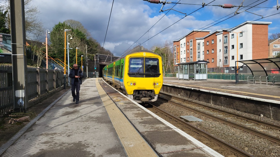 westmidlandstransport on Train Siding: Today had been great! Seen 323221, a class 86, a class 57 and I just added a pic of my train into Birmingham New Street
which...