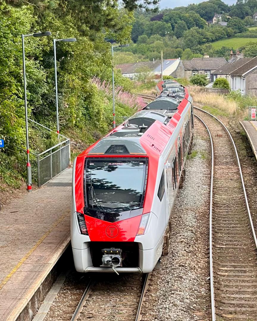 Michael Gates on Train Siding: Transport for Wales Class 231, 231006, leaves Hengoed station in Wales. The class 231's are diesel-electric units built by
Stadler Rail.