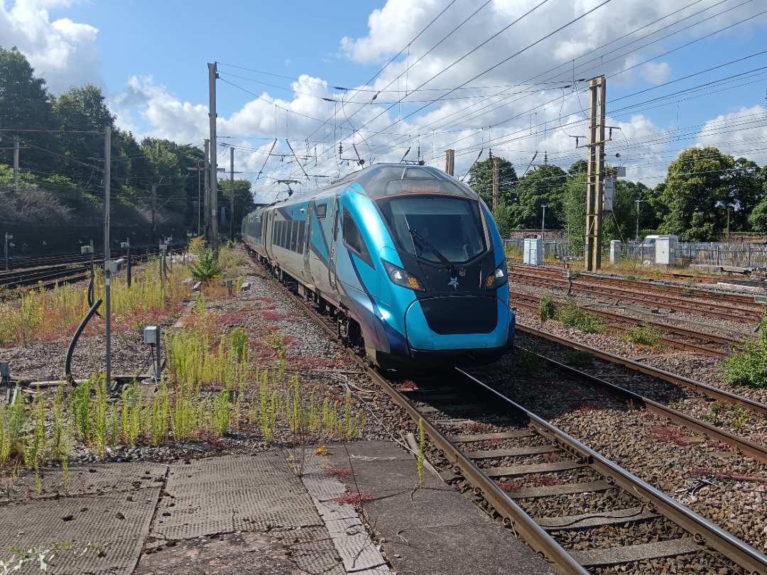 Whistlestopper on Train Siding: Transpennine Express class 397/0 No. #397009 arriving into Preston this morning working 1S40 0904 Manchester Airport to Glasgow
Central.