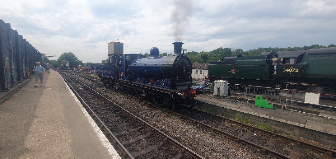 Timothy Shervington on Train Siding: I had a trip on the Spa Valley Railway today. The bonus of the day was finding some unknown vantage point for filming and
photos...