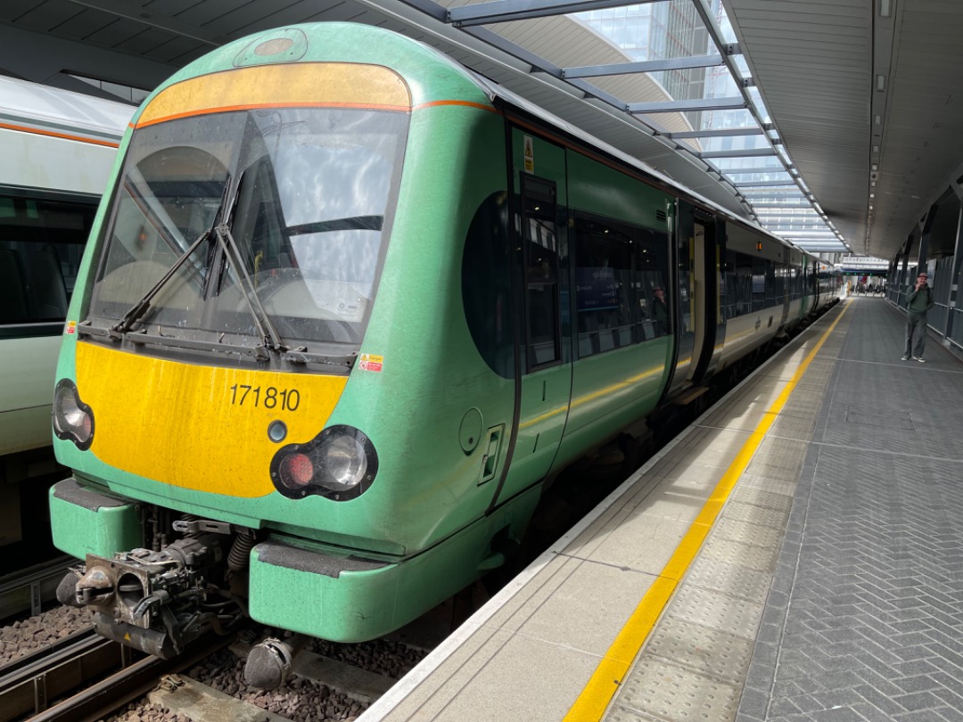 Markh1815 on Train Siding: Class 171 DMU of Southern at London Bridge today. These are used on the Uckfield line which is unelectrified.