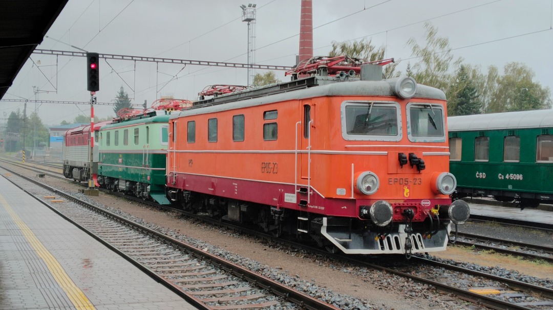 Davca ☑️ on Train Siding: Three locomotives " Polska bobina", " česká bobina" and " bardotka" in Benešov u
Prahy on stream locomotive event day