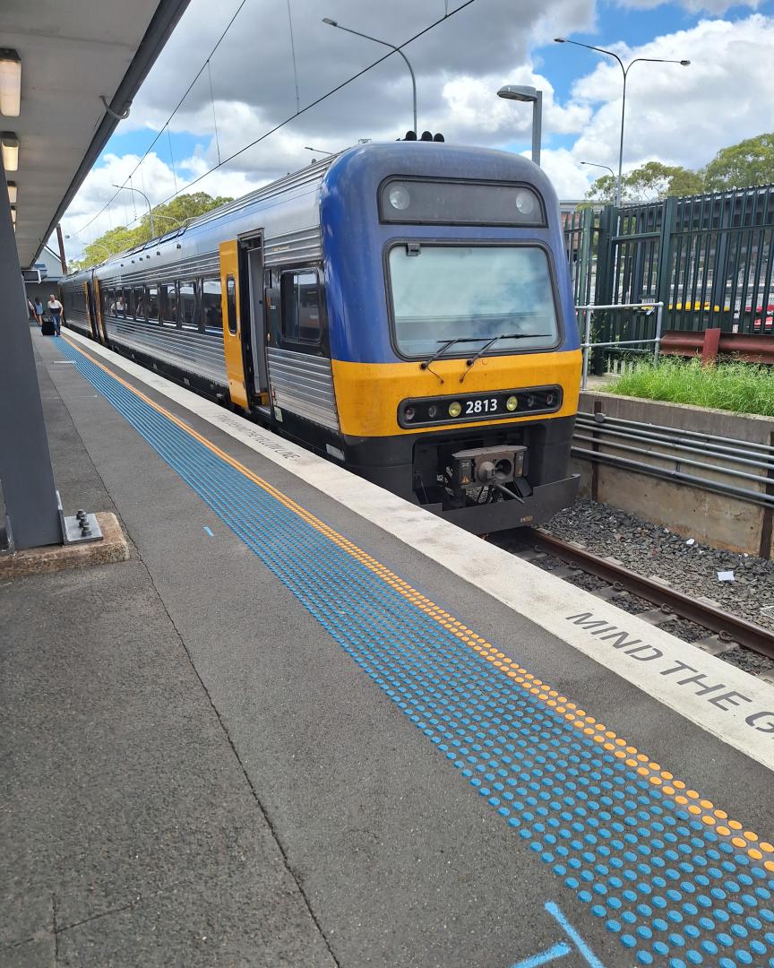 Caitlyn Maree Attard on Train Siding: NSWTRAINSLINK Campbelltown - Mossvale Service Endeavour Set front car #2813 back car # 2863