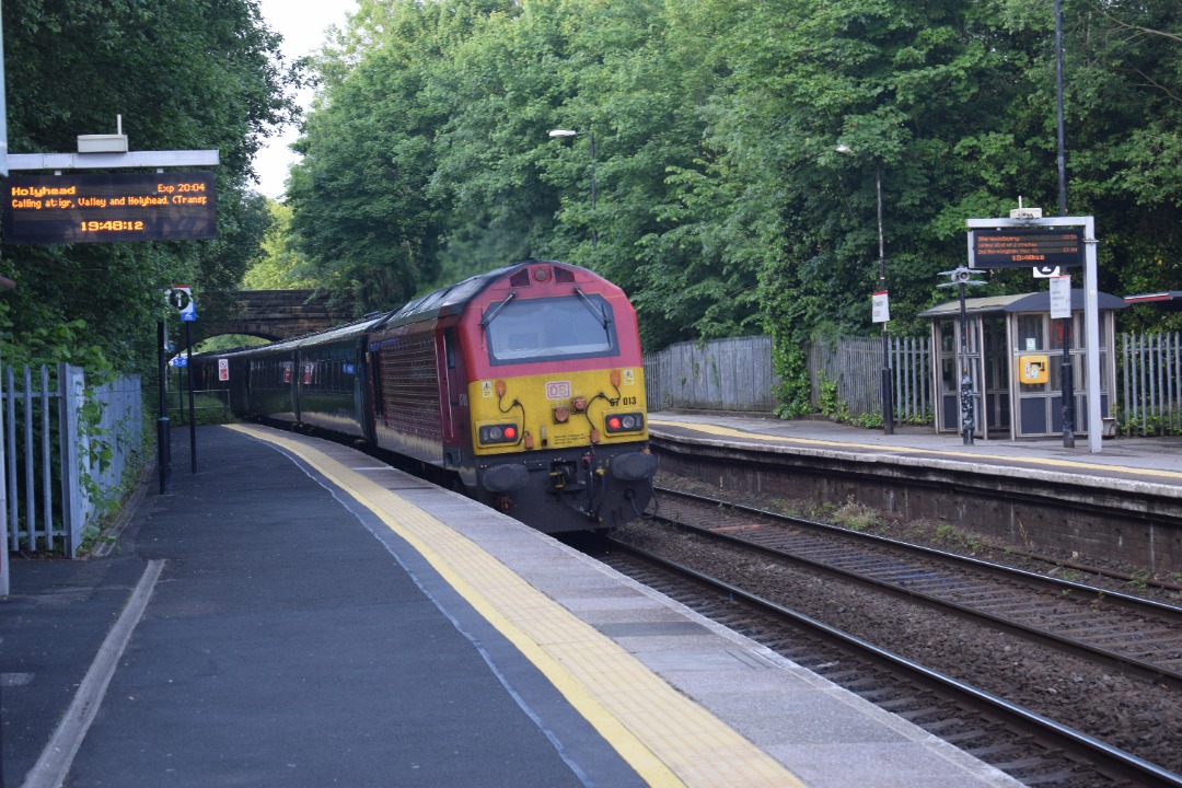 Hardley Distant on Train Siding: CURRENT: 67013 passes through Ruabon Station today on the rear of the 1W96 17:14 Cardiff Central tp Holyhead (Transport for
Wales)...