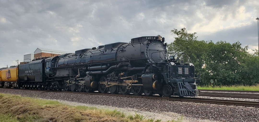 M. on Train Siding: Still trying to wrap my head around the fact that this legend actually visited where I live, and that I got to see him up close and
personal. U.P....