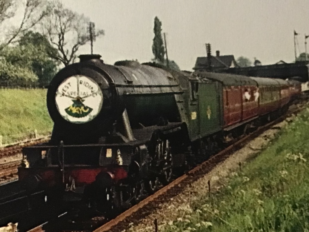 Alex Coomber on Train Siding: The maids of all work on the East Coast Main Line were Gresleys highly successful 3 cylinder Class V2 2-6-2s. Here's No.
60884 crosses on...