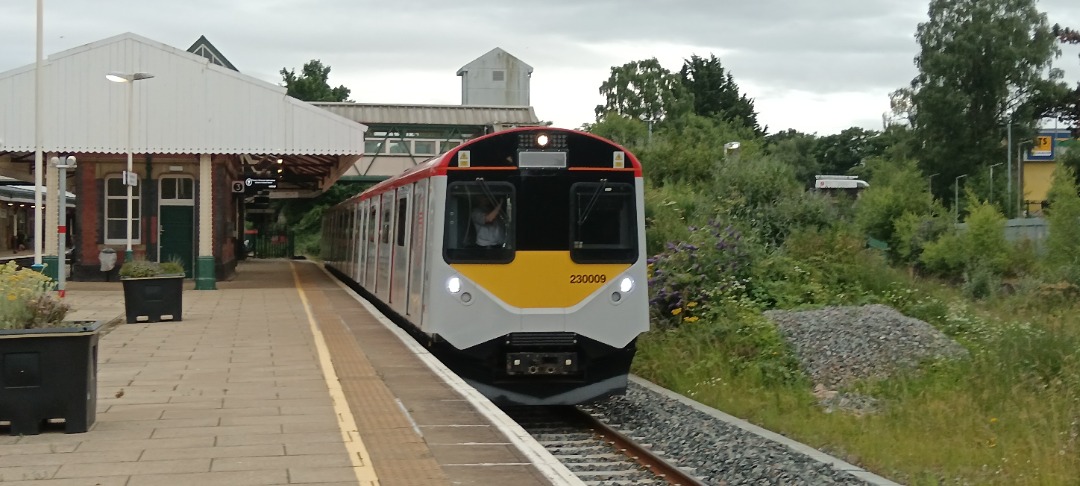 TrainGuy2008 🏴󠁧󠁢󠁷󠁬󠁳󠁿 on Train Siding: I spent a nice hour or so in Wrexham General today, with 70817 coming through on the Carlisle logs, a
Tamper...