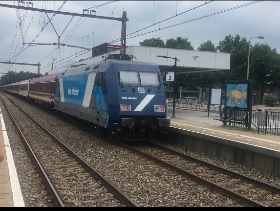 Trainspotter_hengelo on Train Siding: One of the 2 sziget express passing Colmscate as a empty train. Express operated by tcs (train charter services)