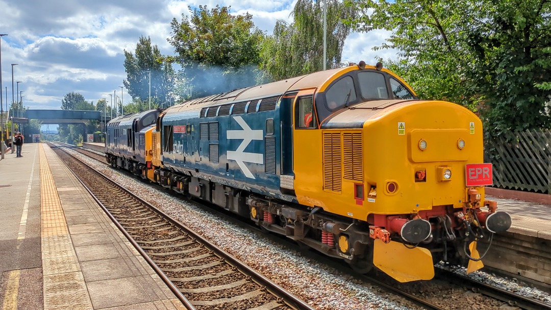 kieran harrod on Train Siding: Europhoenix tractors 37407 'Blackpool tower' and 37218 clagging through Bolton upon Dearne train station this afternoon
on a test run of...