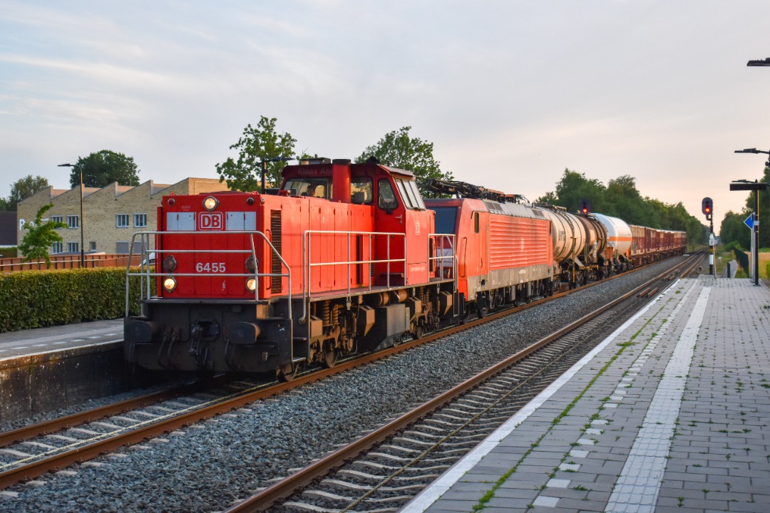 NL Rail on Train Siding: In juni 2023 waren er twee weken werkzaamheden in Hoogeveen. Naast omleidingen van cargo, werktreinen en NS transporten. Waren er deze
twee...