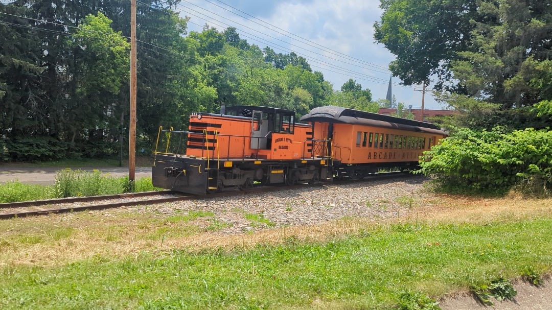 CaptnRetro on Train Siding: Assorted shots from yesterday (6-22-24). The excursion actually left at 1pm sharp, so I bumped into them on the way to run my models
trains...