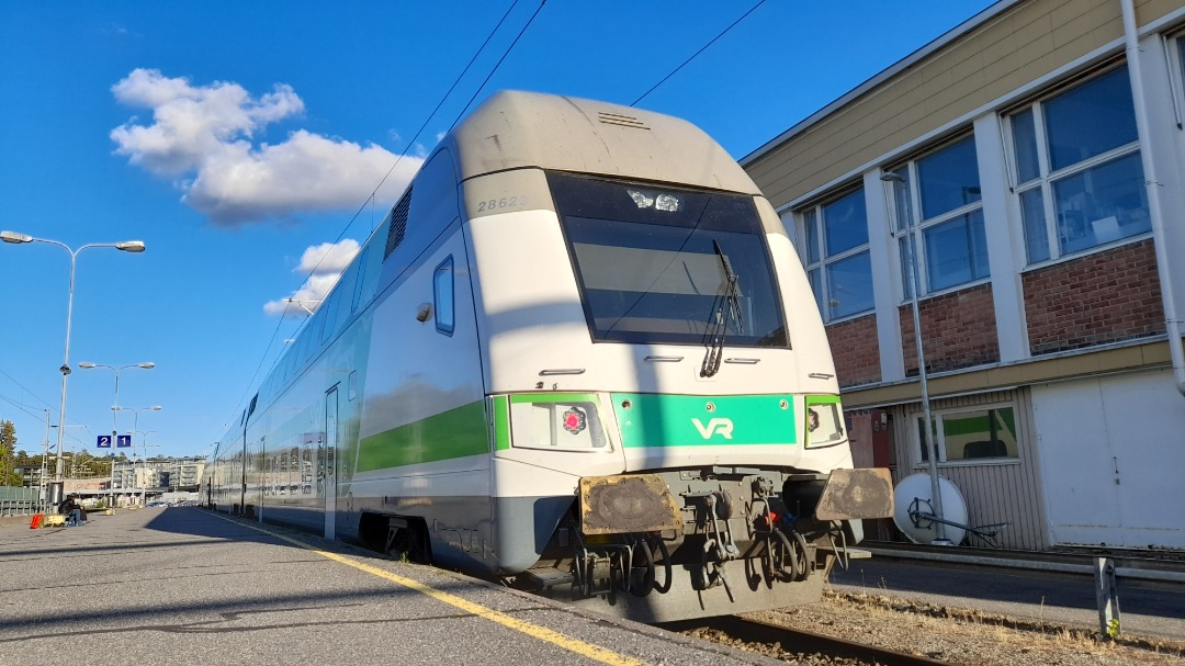 Grasshopper Without Grass on Train Siding: Probably won't have too much to post until I get back to Sweden, but here's an Sr2 from Turun Satama