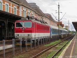 MR. Ikarus on Train Siding: (163, 363). Names: Pershing, Ász. Manufacturer: Škoda Plzeň. Manufactured: 1980-1990. Origin: Czechoslovakia (ČD).