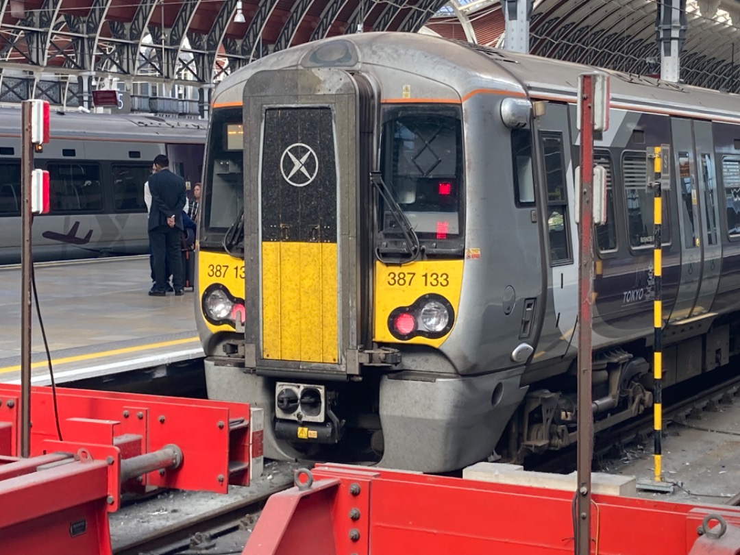 Theo555 on Train Siding: 2nd post of 3 for this London trip, final one coming tomorrow..... anyway, in this leg of the trip I went on a Southeastern Class 465
for the...