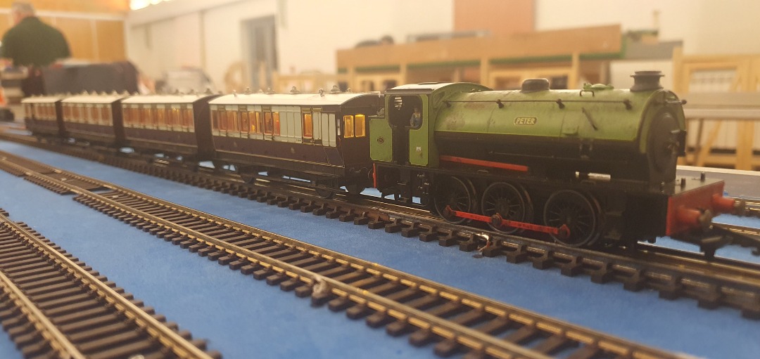 Timothy Shervington on Train Siding: @MistaMatthews here are some photos of my Hattons Genesis Coaches. I am tempted to buy more.