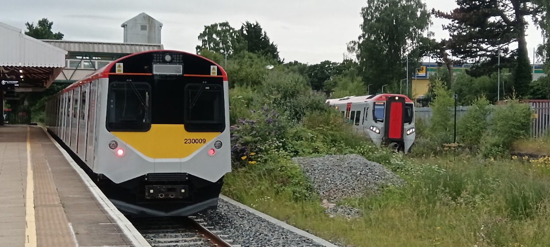 TrainGuy2008 🏴󠁧󠁢󠁷󠁬󠁳󠁿 on Train Siding: I spent a nice hour or so in Wrexham General today, with 70817 coming through on the Carlisle logs, a
Tamper...