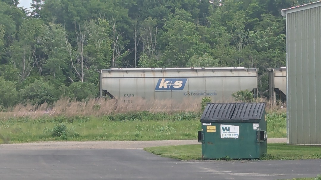 CaptnRetro on Train Siding: Hoppers on the "pro-sil" siding here in Arcade. Potash cars stored here, though usually tanks, to add to northbound trains
after their...