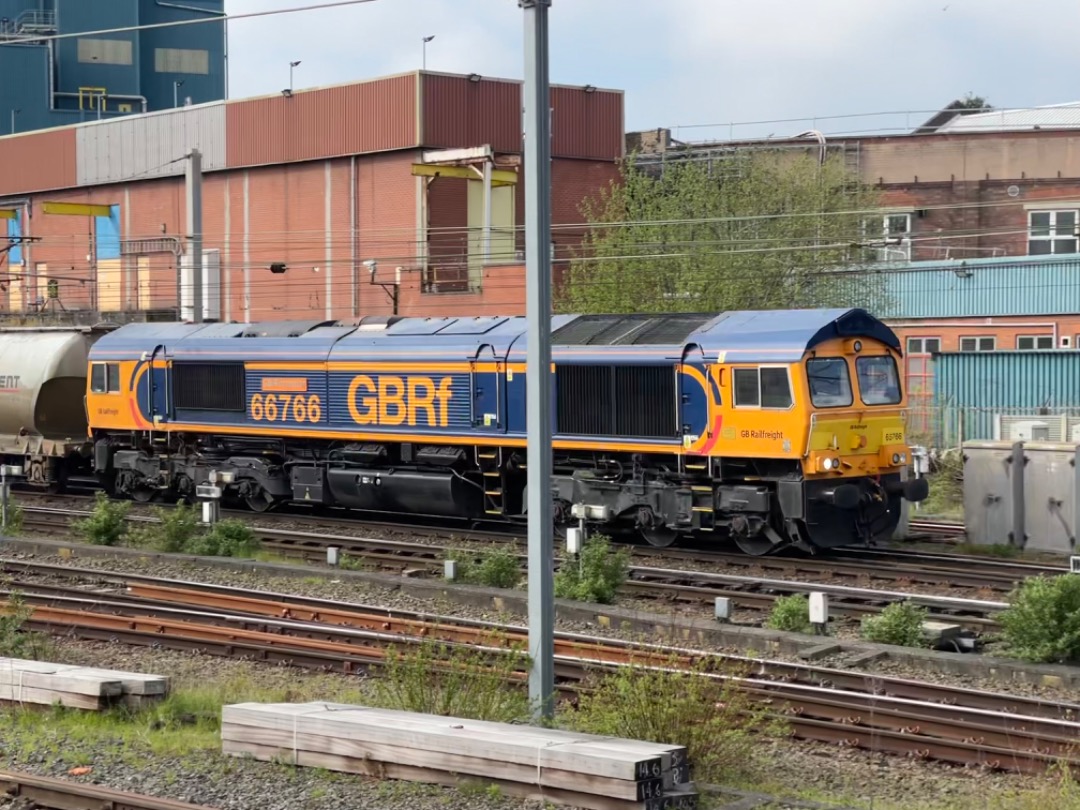 Jonathan Higginson on Train Siding: First time I’ve seen this loco, 66766 heads north through Warrington and into Lancashire with the 6M90 0556hrs
Gloucester -...