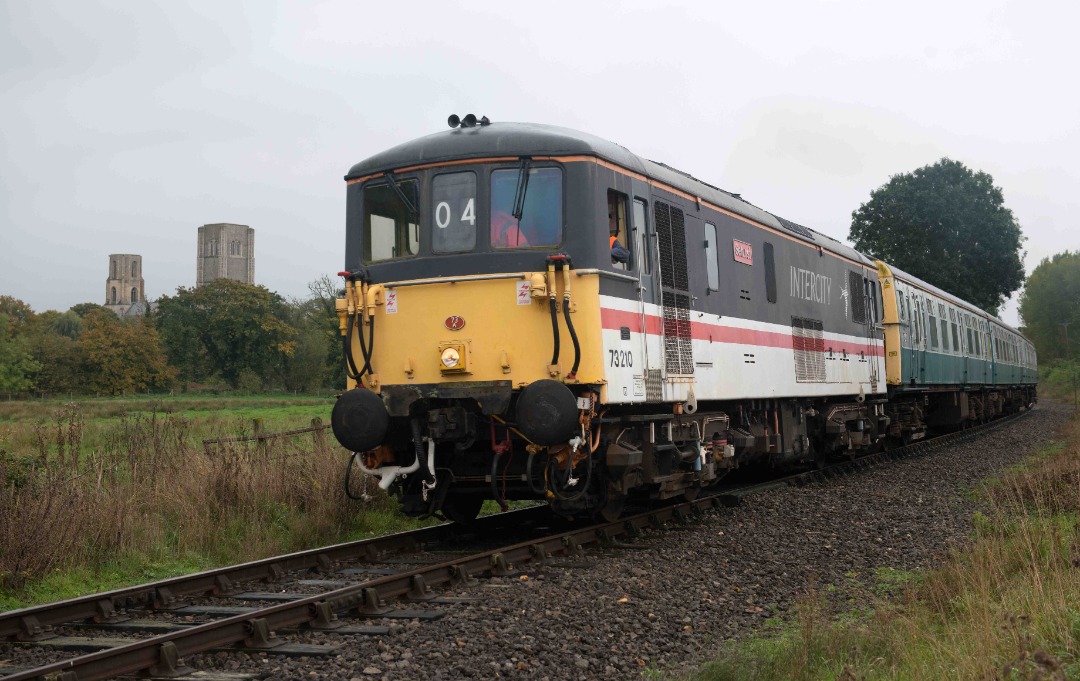 Wymondham abbey station on Train Siding: This week's Sunday setback (blast from the past) is old resident of the Mid Norfolk Railway 73210 hauling a 3 car
417 1497 EMU...