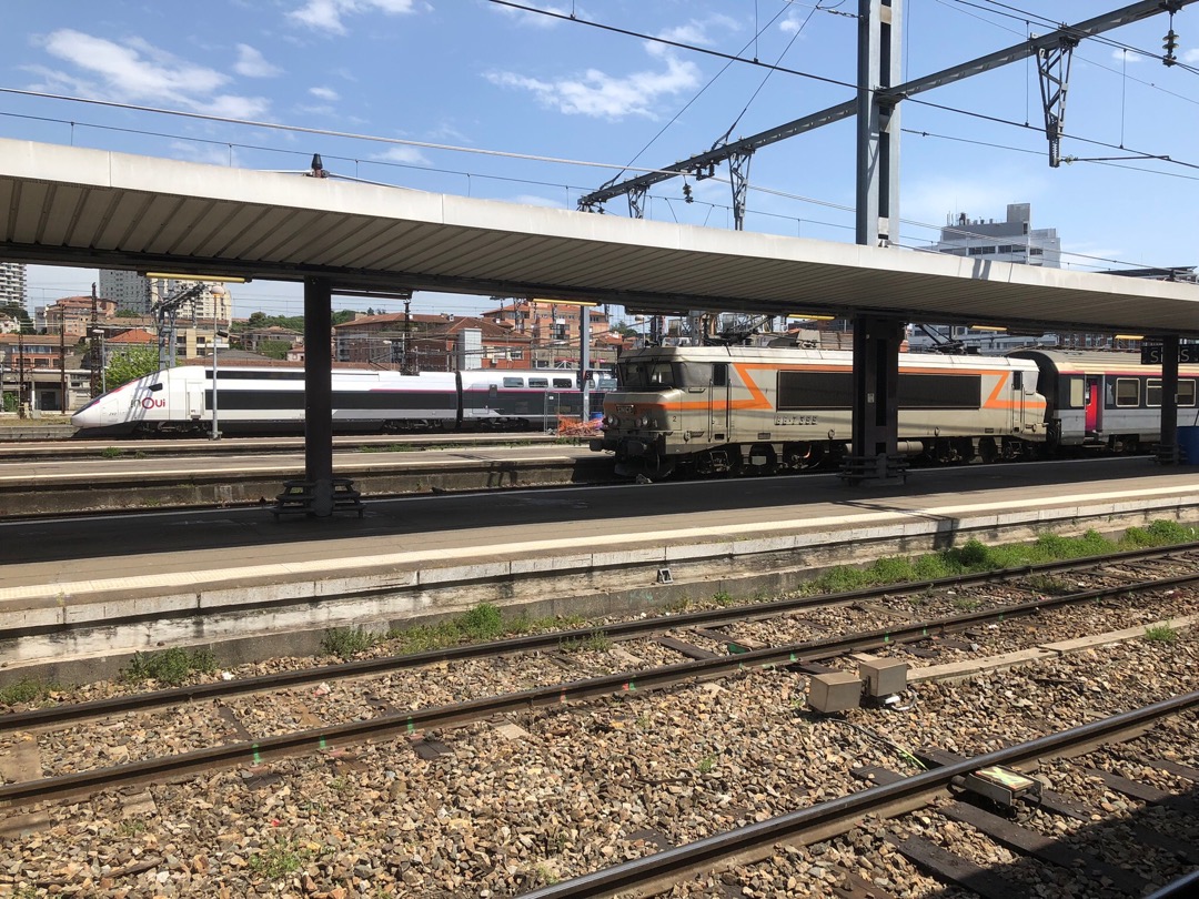 roeland_bouricius on Train Siding: Toulouse Matabiou, met een inOui TGV naar Lyon, een Intercité en een regionale trein.