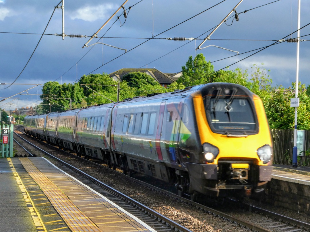 The Jamster on Train Siding: Cross Country 220005 leads 1S51 1227 Plymouth to Glasgow Central through Chester-le-Street. 28/05/24