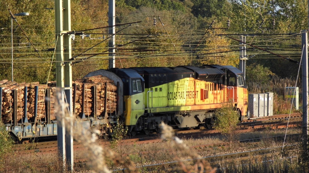 TheWestCoastTrainspotter on Train Siding: Managed to catch failed 70804 being hauled back to carlisle N.Y. by 57307 Thunderbirds Lady Penelope at upperby
junction