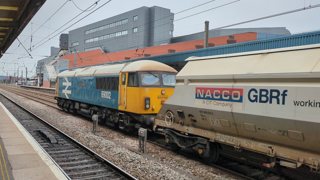 kieran harrod on Train Siding: GBRF converted class 69 69002 (56057) 'Bob Tiller CM&EE' running 6E86 Middleton towers to Monk Bretton Redfearns
sand train heading...