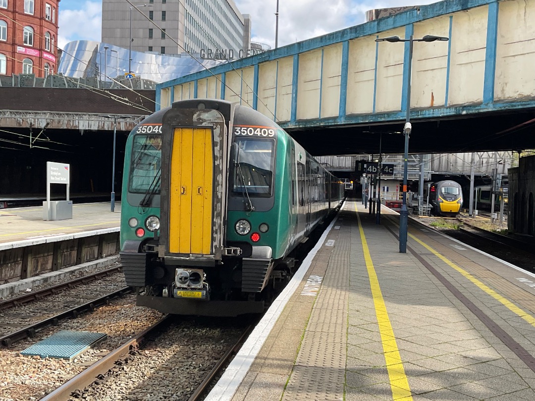 George on Train Siding: Trains at BHM on Friday with 323240 returning from a staff farewell event at Wolverhampton. Probably my last 323 sighting in Birmingham
with it...