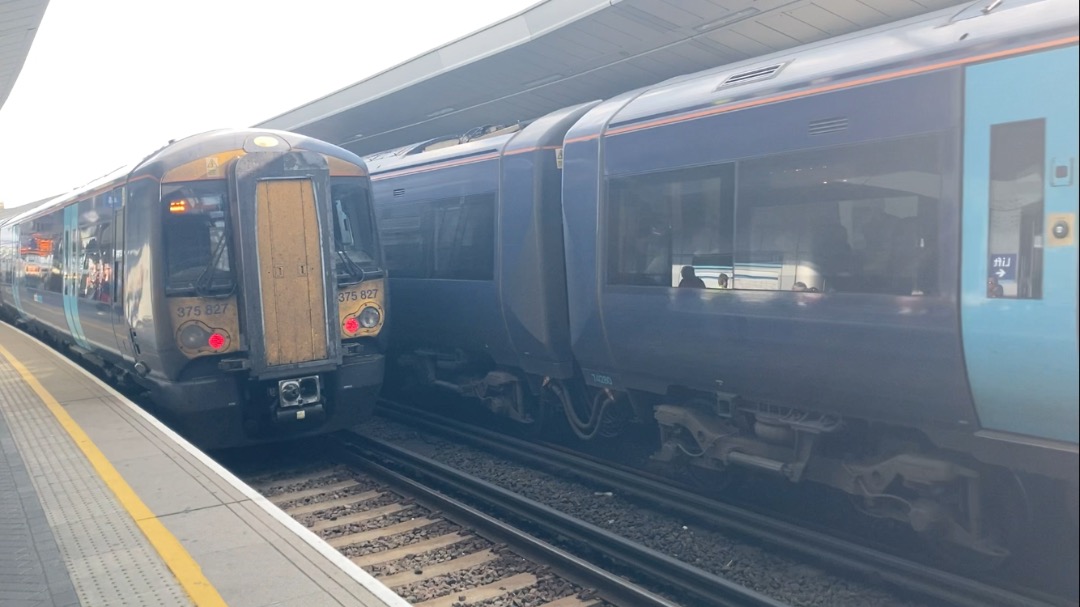 Theo555 on Train Siding: Absolutely incredible day going to London and afternoon going out, started off with the best Chiltern journey I've ever had, on
the business...