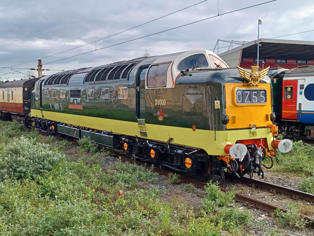 Trainnut on Train Siding: #photo #train #diesel #station D9000 Royal Scots Grey at Crewe yesterday and 37425 Concrete Bob at Crewe