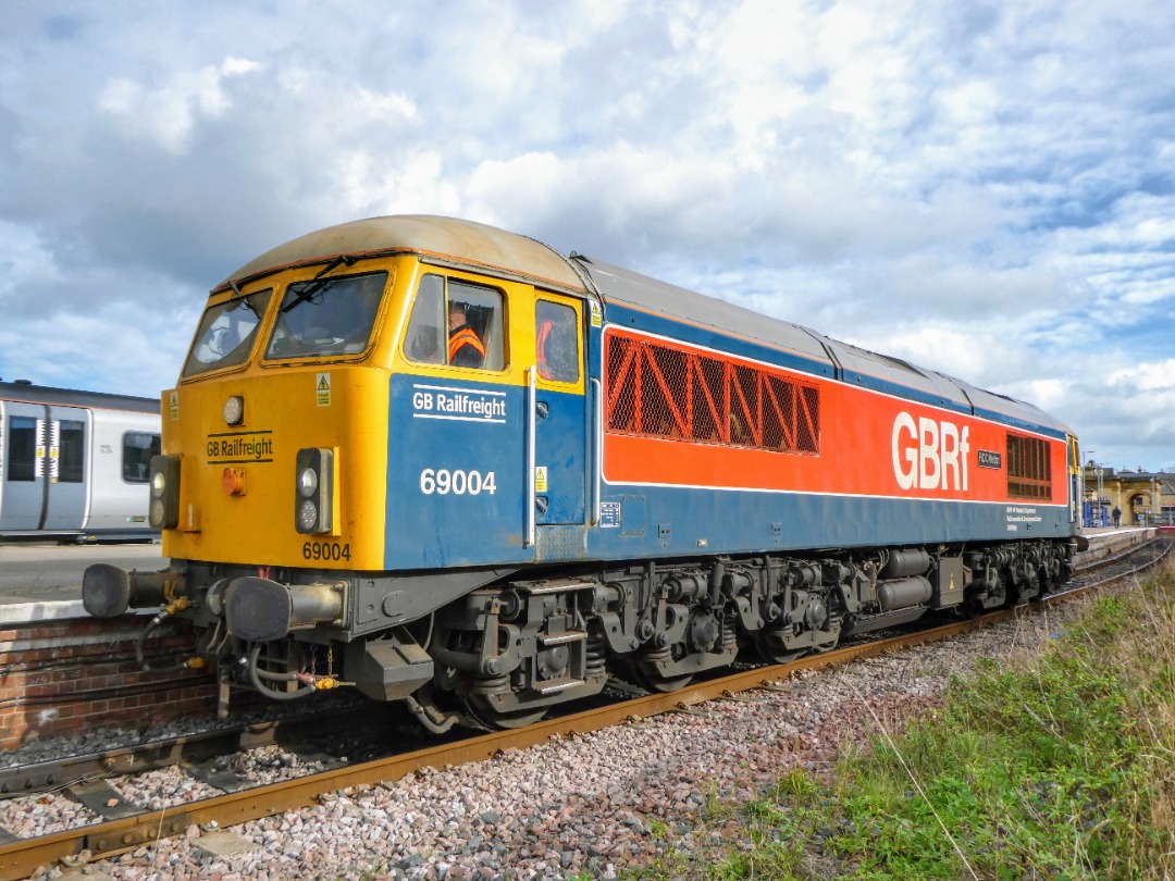 The Jamster on Train Siding: GBRF 69004 stands at Saltburn having arrived with 0N66 0932 from Doncaster Down Decoy before working 0N67 to Eaglescliffe Down
Loop. This...