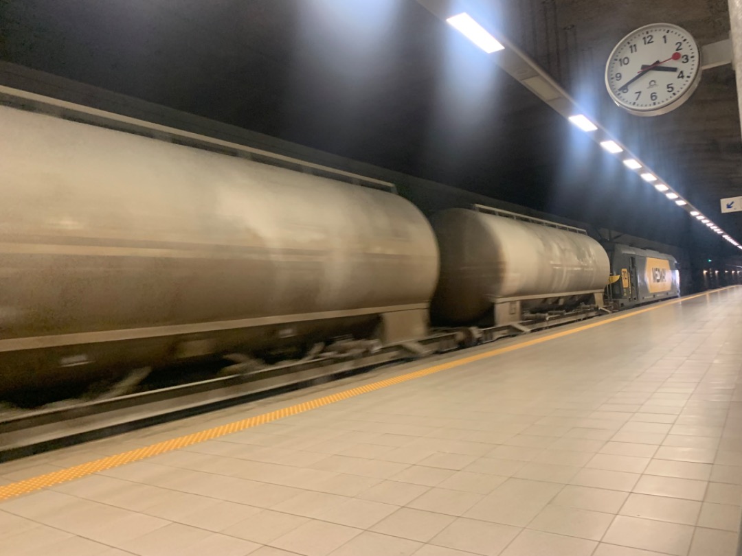 Mark Lewis on Train Siding: Some selected train, metro and tram highlights from our holiday in Porto. A great city for train lovers!