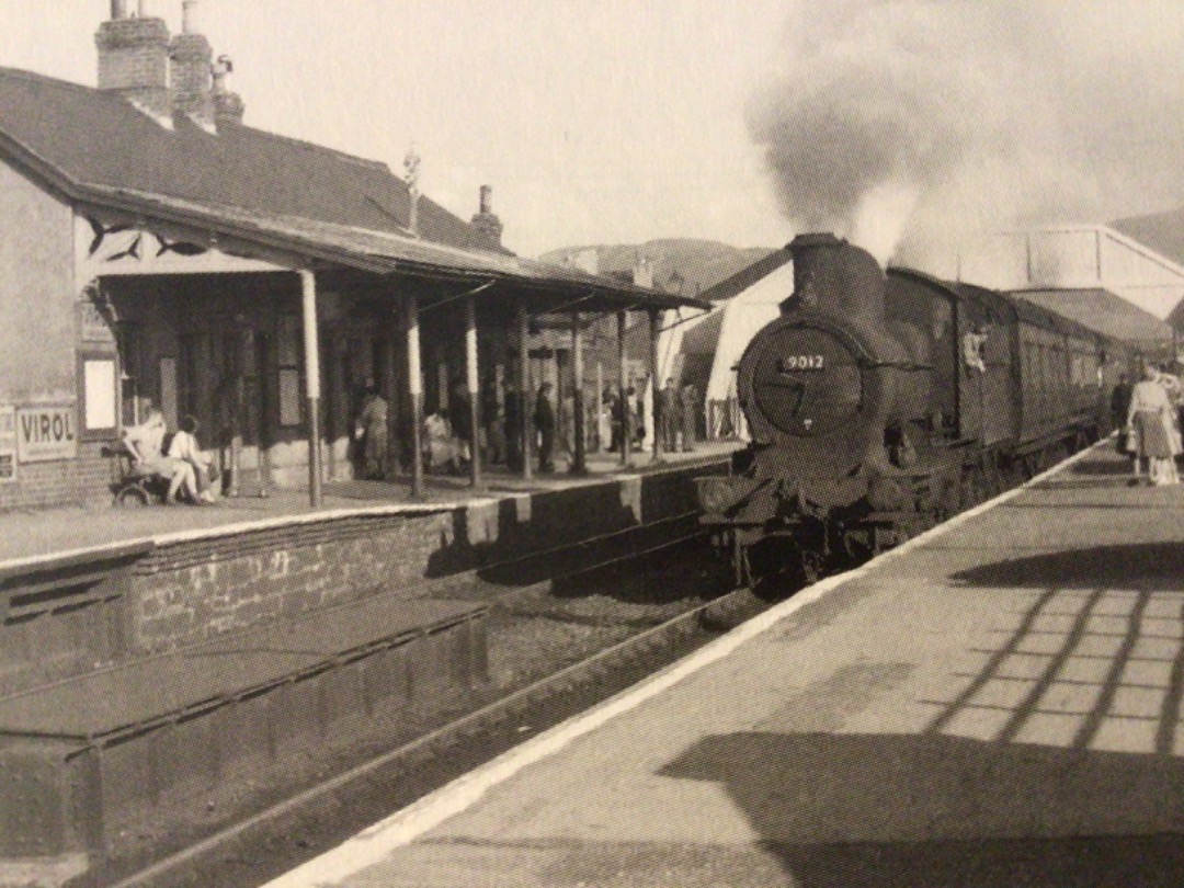 Alex Coomber on Train Siding: Once the mainstay of a motive power on the Cambrian Line. The ex GWR Dukedog 4-4-0s were the last outside frame locomotives to
work on...