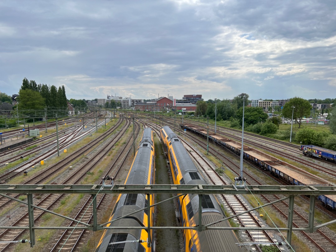 Sigaar on Train Siding: Dutch And English: Foto is van het Westelijke deel van Station Roosendaal werd geopend met de ingebruikname van de spoorlijn Antwerpen
– Lage...