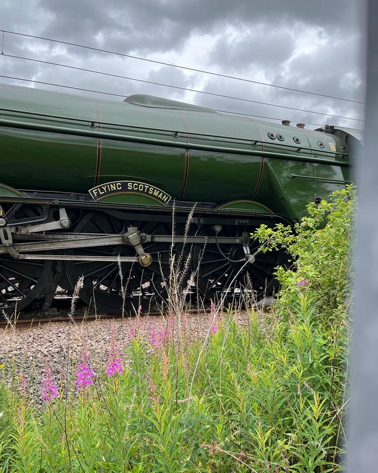 Adrian Marsh on Train Siding: Flying Scotsman Stopping At Retford Nottinghamshire, en Route from Kings Cross to York! Stopped at Retford at Babworth Loop for
over an...