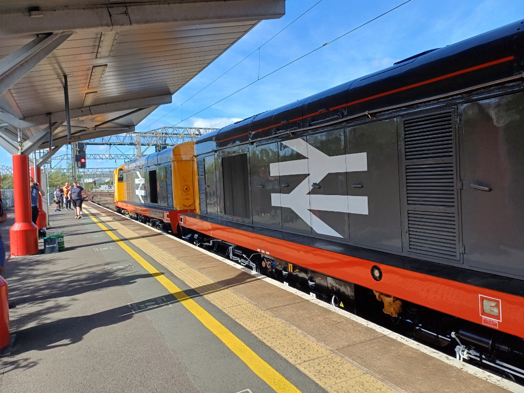 James Taylor on Train Siding: Class 20 118 and 20 132 with 37 409 and 37 521 heading to preston for the NORTH WEST WANDERER RAILTOUR to do there bit go to
Channel for...