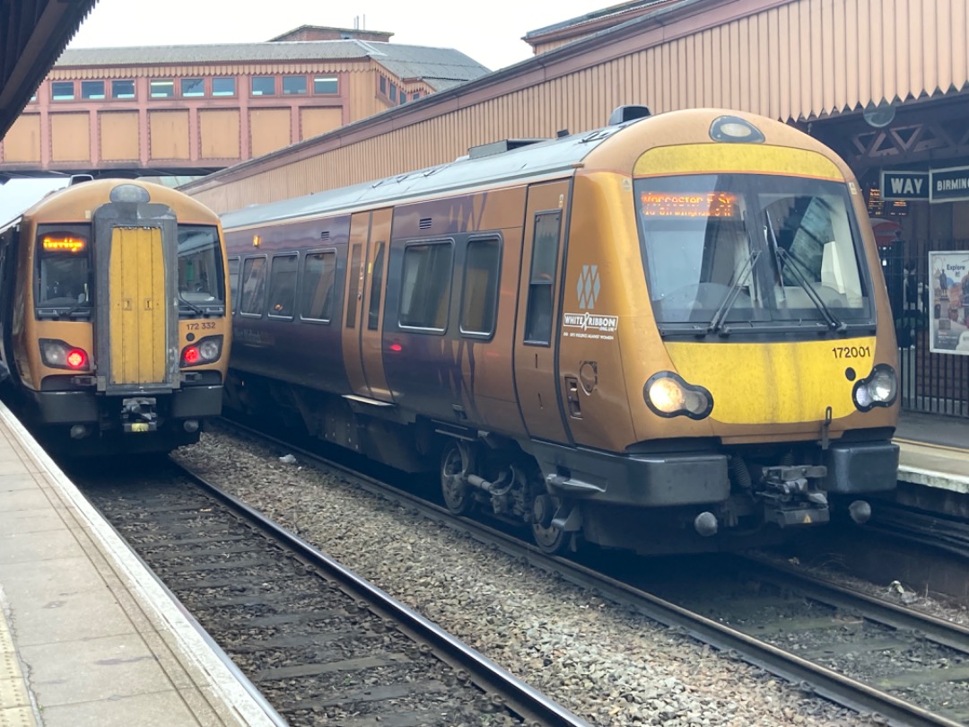 Theo555 on Train Siding: Took a trip to Stourbridge today, mainly to film a review video on my local train, the Class 172, I also took a quick journey on the
Class 139...