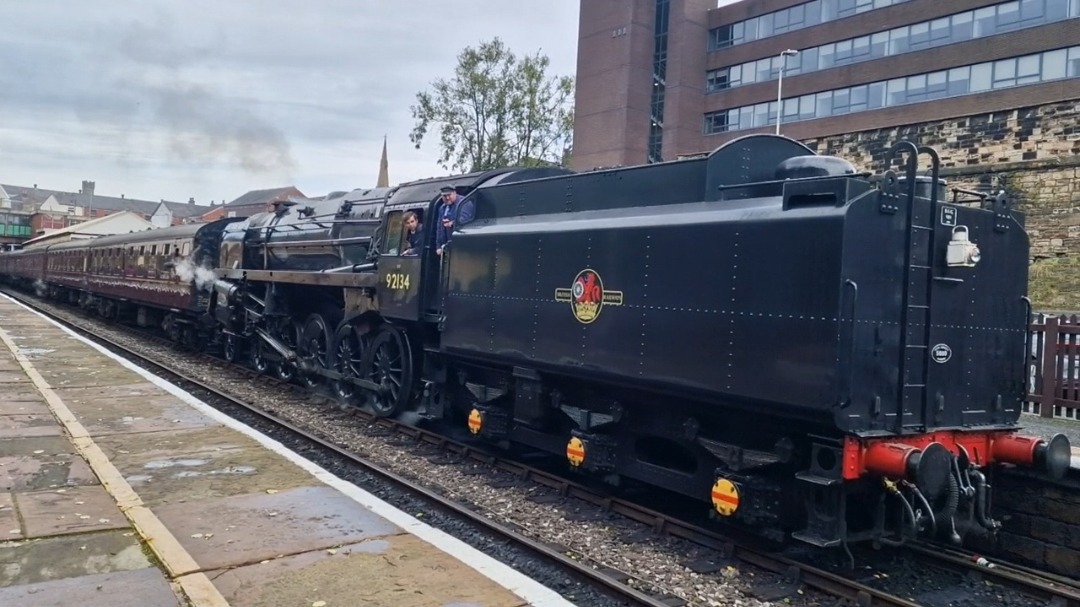 Nathaniel on Train Siding: some pictures of '92134' 9f at the East Lancashire Railway on Sunday 13th October 2024 and on the footplate too.