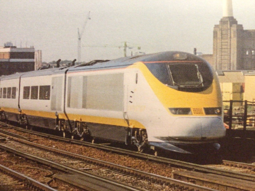 Alex Coomber on Train Siding: With the classic backdrop of Battersea Power Station. No. 3015 Eurostar leads a London to Brussels service through Wandsworth Road
in...