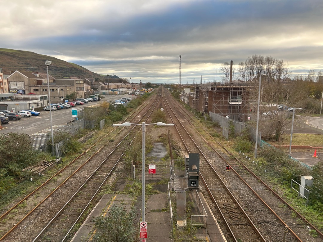 Iain Alba on Train Siding: If you ever find yourself at Port Talbot Parkway, take a moment to go up to the cafe over the railway lines. They have floor to
ceiling...