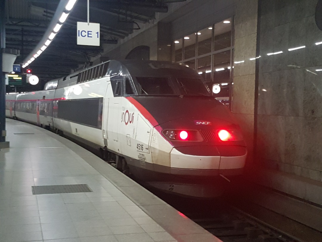 Raphael Nikolaus on Train Siding: After having visited Antwerp on 29/02 this year, I was able to spot this #TGV in Brussels-Midi on my way back home to
Köln....