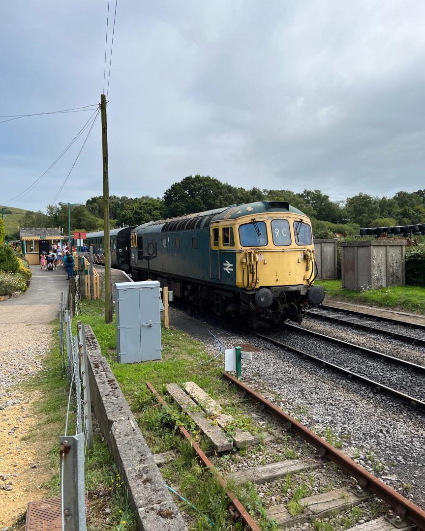 RodRail on Train Siding: #SwanageRailway #BattleOfBritain class #33 #Norden #HarmansCross #heritage #steam #roundel #target #totem